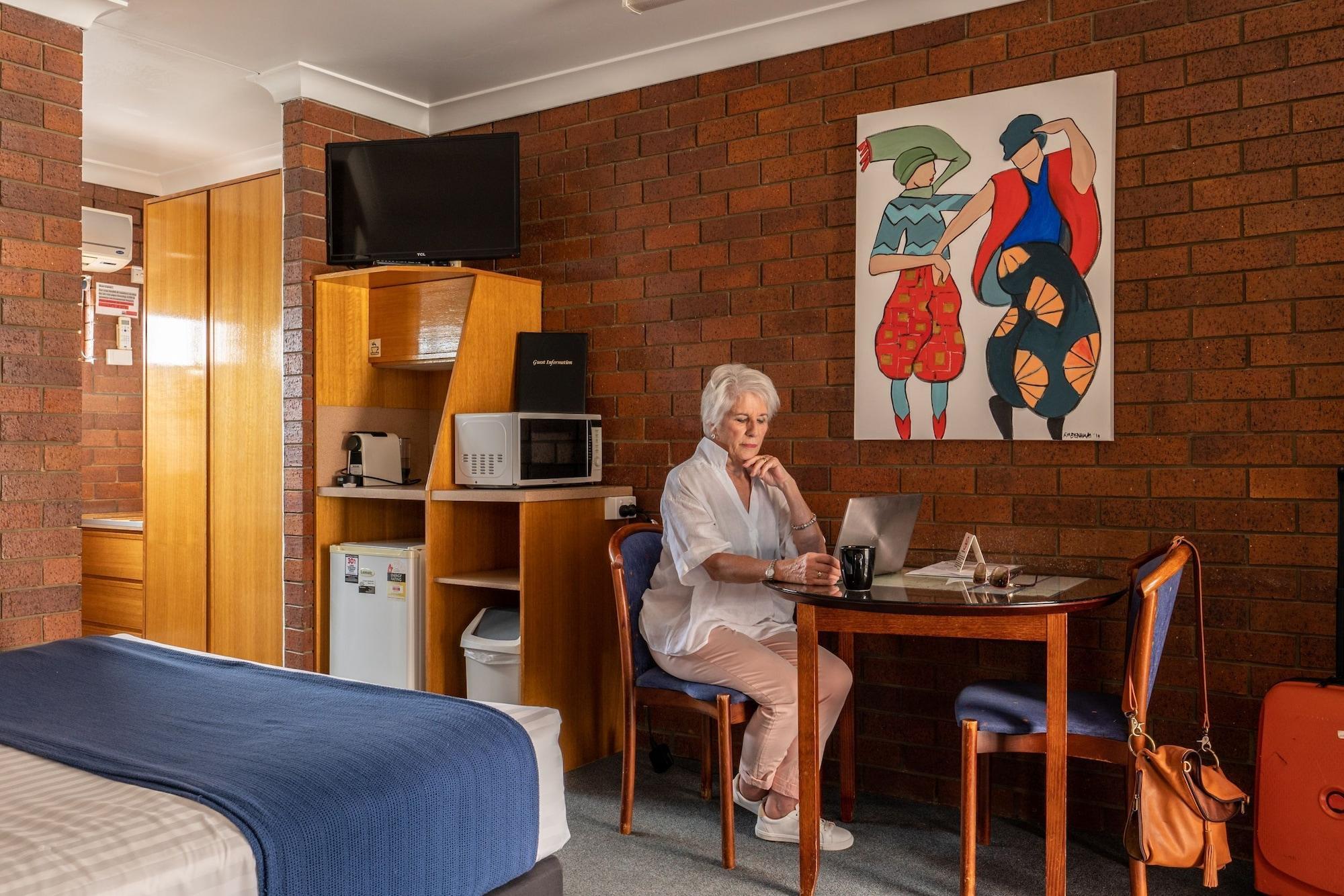 Country Pathfinder Motor Inn Dalby Exteriör bild
